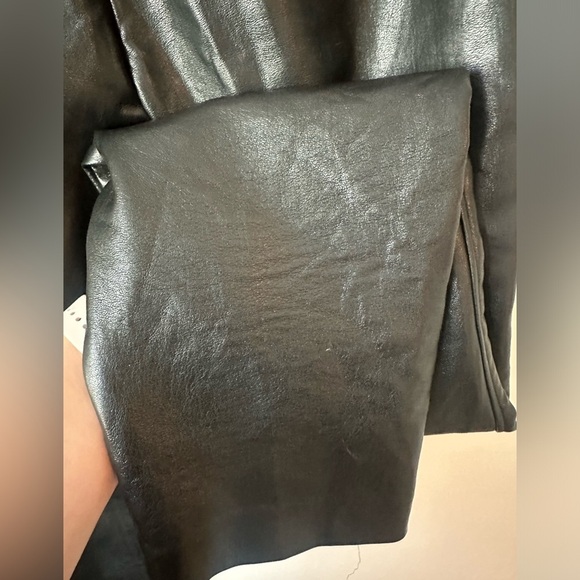 Aritzia Babaton Command Cropped Black Leather Pant Size 2 - Picture 8 of 12